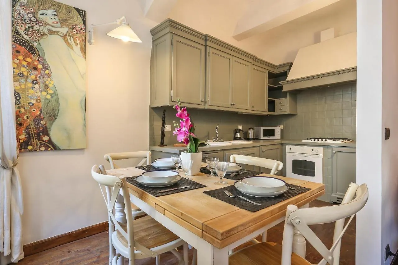 Pontevecchio Stylish Apartment In Florencia