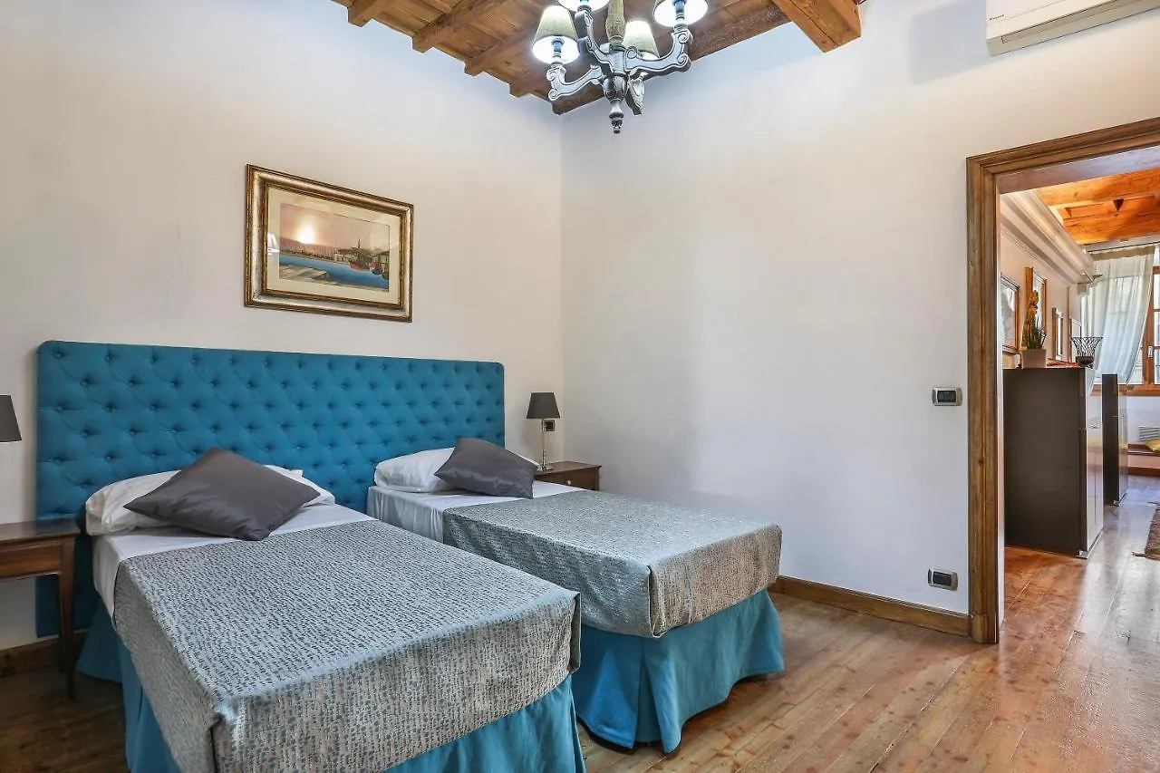 Pontevecchio Stylish Apartment In Florencia Italia